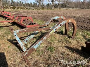 каменеприбиральна машина Fiskars Stenbrytare med trepunktsfäste