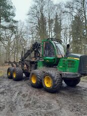 форвардер John Deere 1110 E