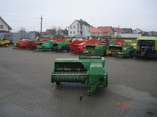 прес-підбирач тюковий John Deere 332