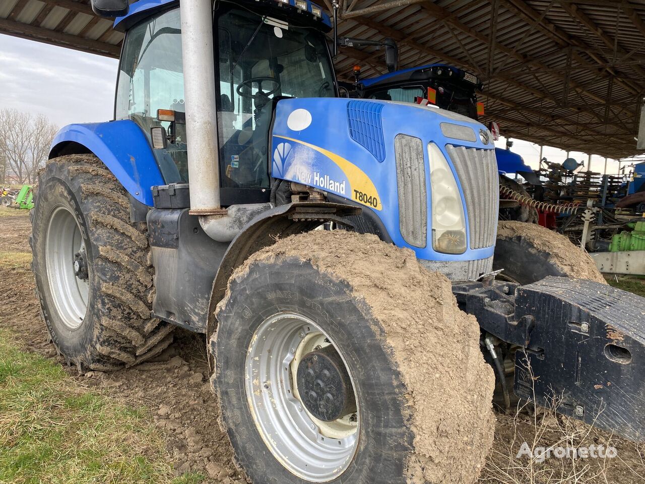 трактор колесный New Holland T 8040